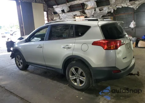 2015 Toyota Rav4 Xle z USA, uszkodzony, nr VIN JTMRFREV0FJ013929